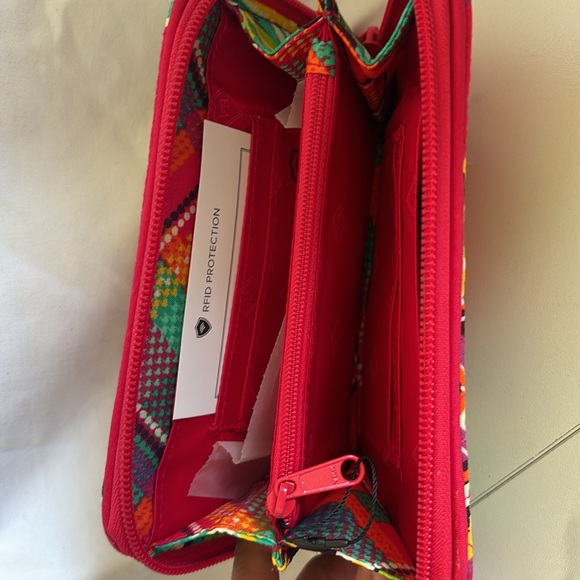 Vera Bradley Floral Grab and Go Wristlet - Picture 2 of 3